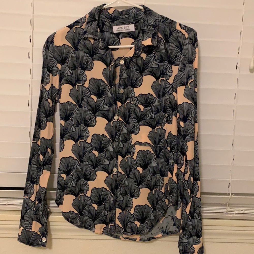Ava Sky XS Collared Top